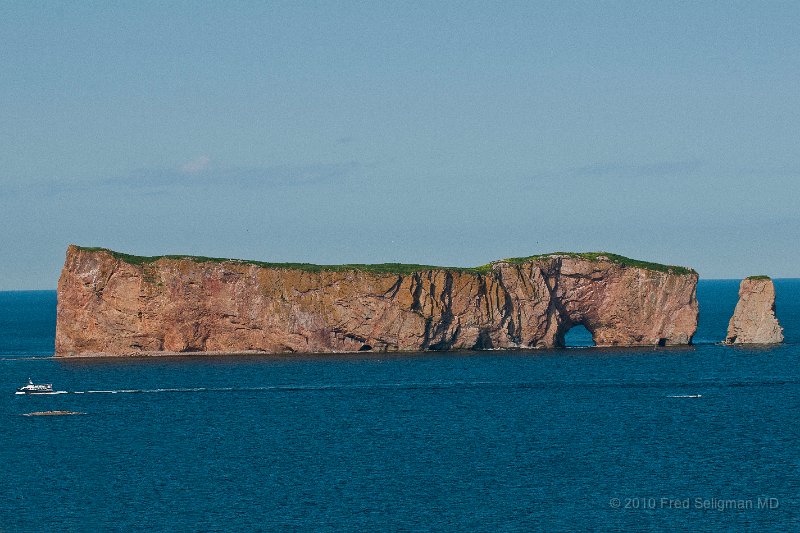 20100720_163648 Nikon D300.jpg - Perce Rock with good view of the hole in the rock